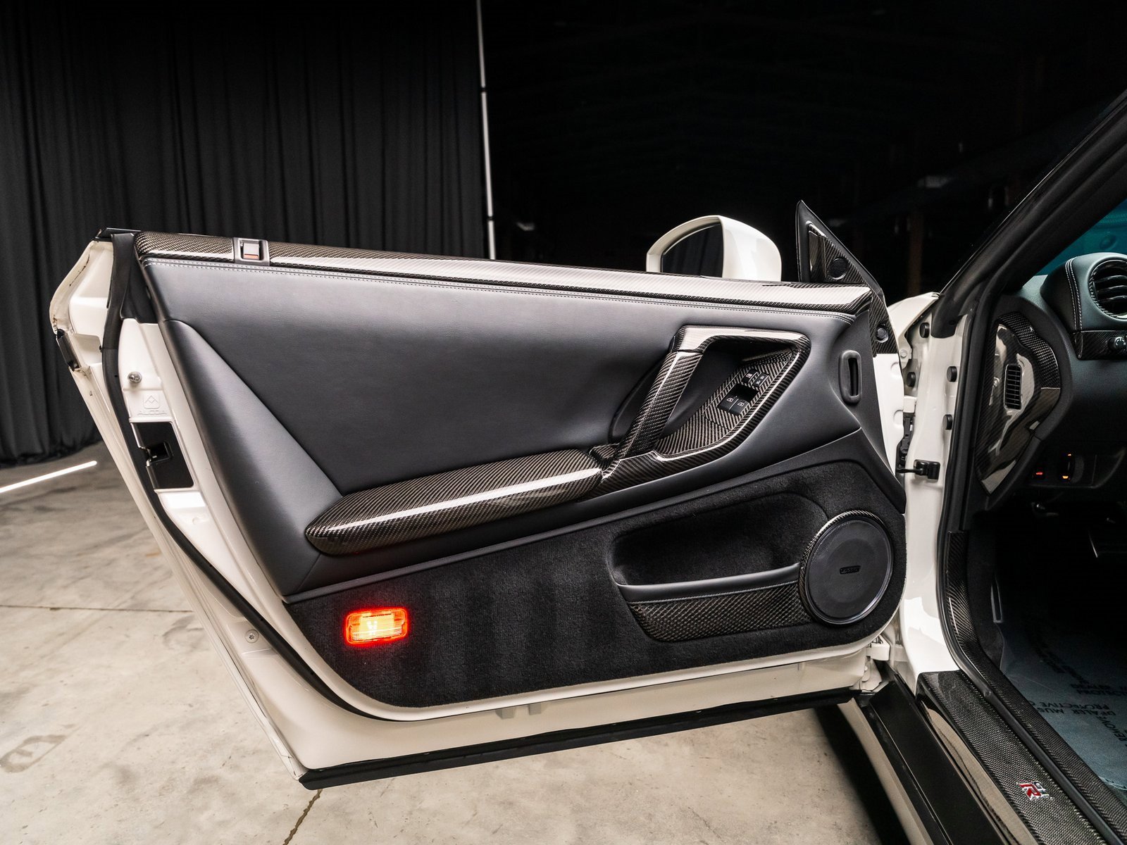 Used 2015 Nissan GT-R Premium image 53