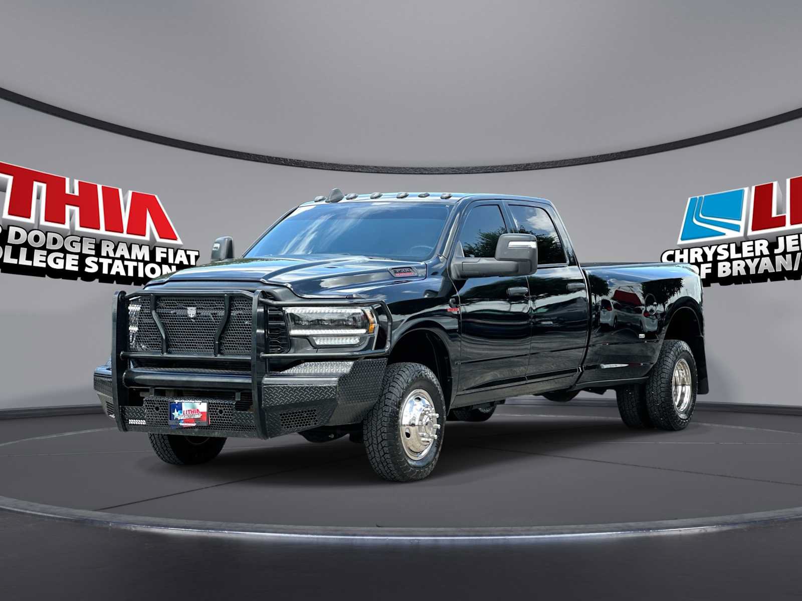 Used 2024 RAM 3500 Tradesman AWD/4WD image 1