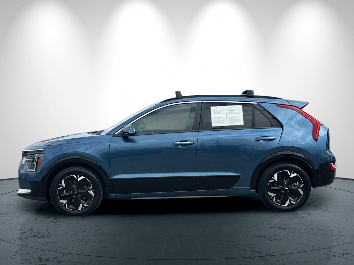 Used 2025 Kia Niro Wave w/ Wave Preserve Package FWD image 7
