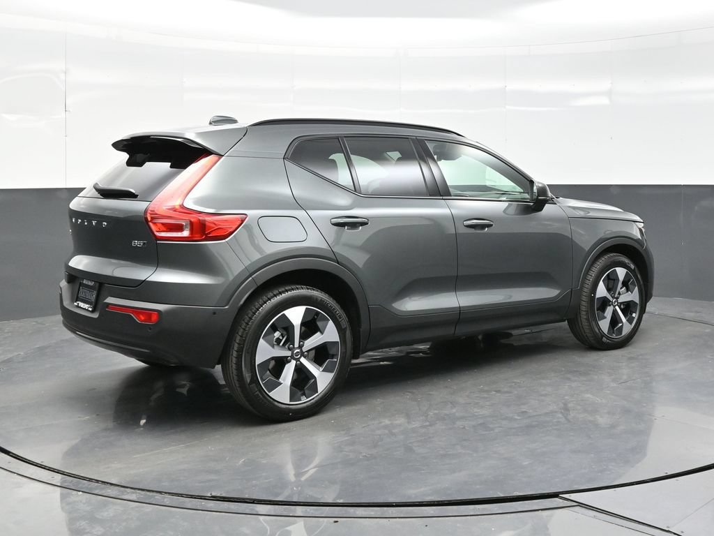 New 2026 Volvo XC40 B5 Plus w/ Protection Package Premier AWD/4WD image 7