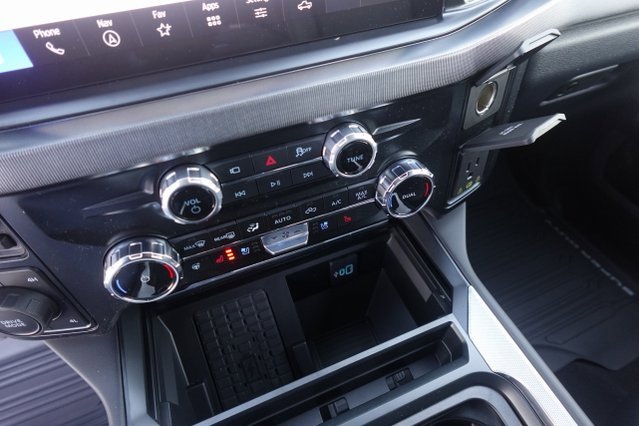 New 2025 Ford F250 Platinum image 15