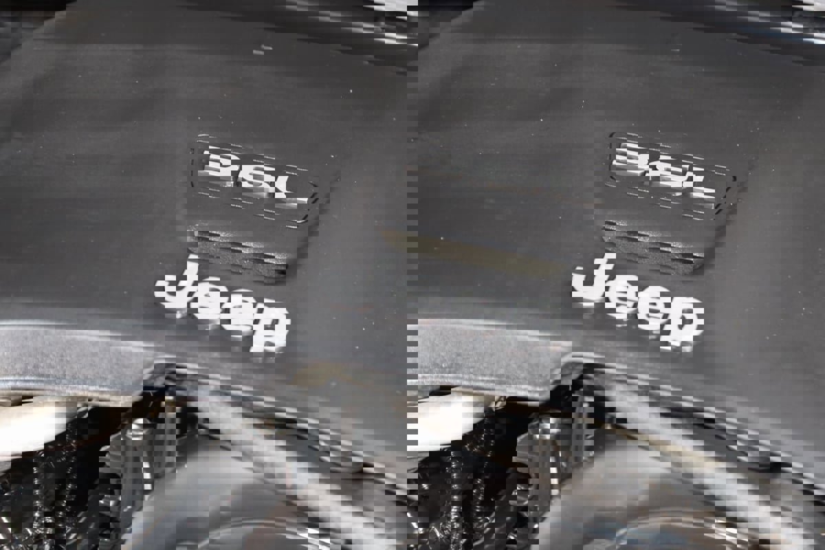 Used 2021 Jeep Gladiator Rubicon w/ LED Lighting Group image 17