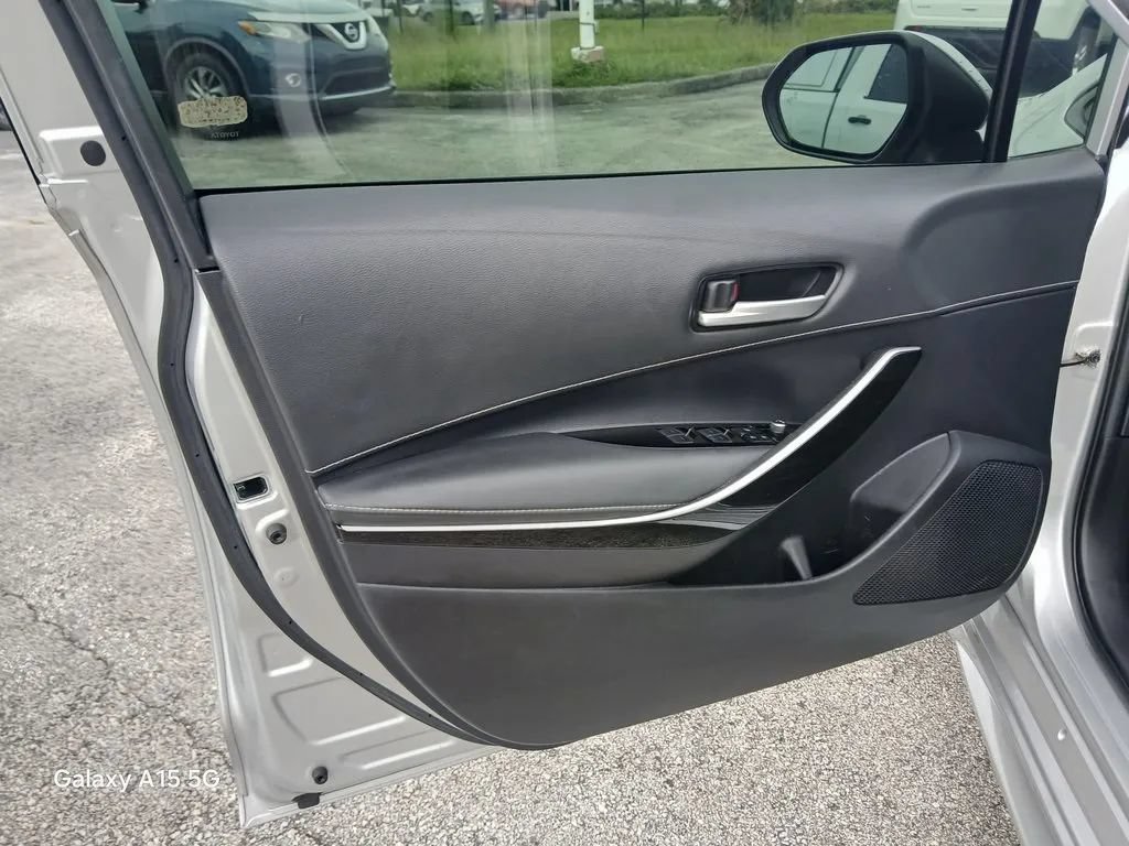 Used 2020 Toyota Corolla XSE FWD image 16