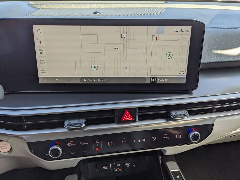 Certified 2024 Kia Sorento EX w/ Panoramic Sunroof Package image 22