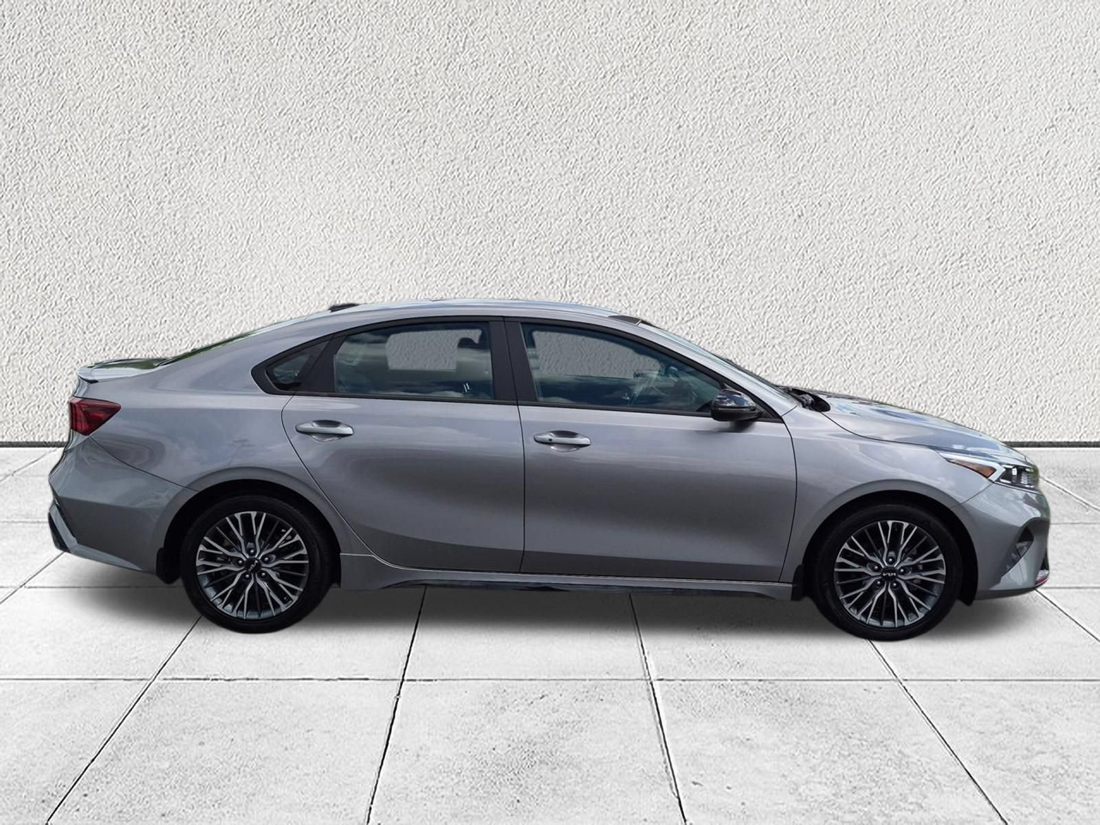 Used 2024 Kia Forte GT-Line FWD image 2