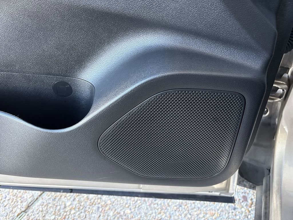 Used 2025 Nissan Rogue Platinum w/ Platinum Premium Package image 25