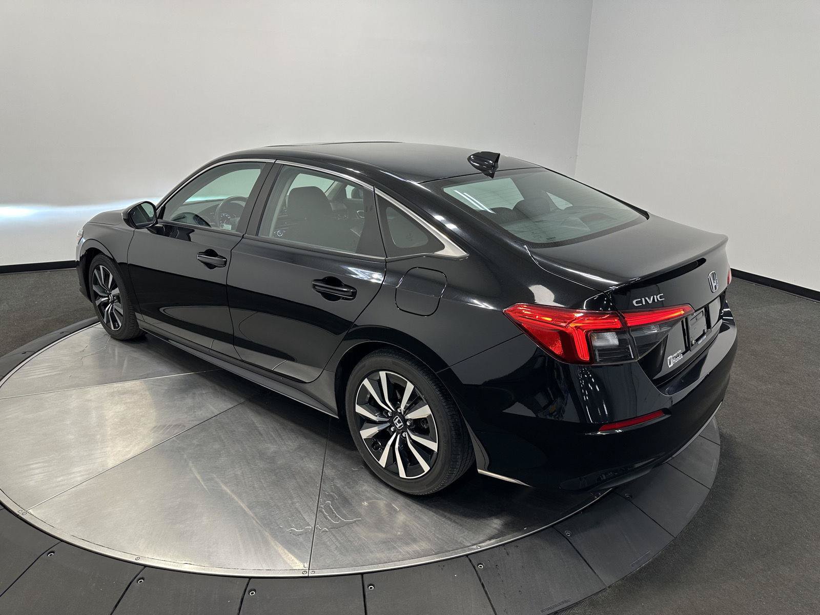Certified 2022 Honda Civic EX image 5