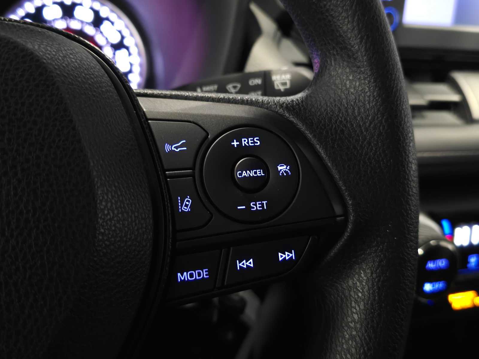 Used 2019 Toyota RAV4 LE image 31