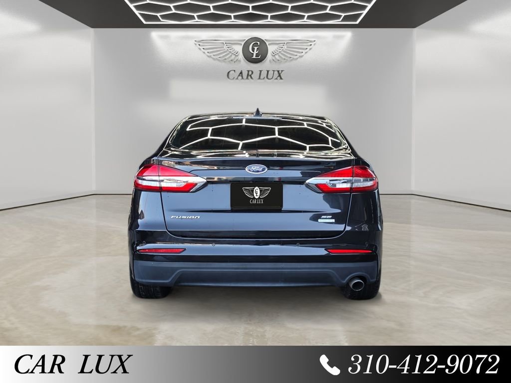 Used 2020 Ford Fusion SE image 4