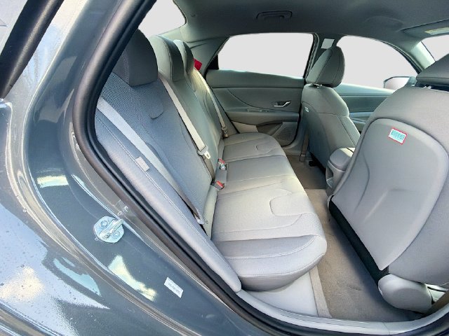 Certified 2026 Hyundai Elantra SE FWD image 28