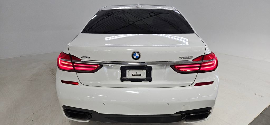 Used 2017 BMW 750i xDrive image 8