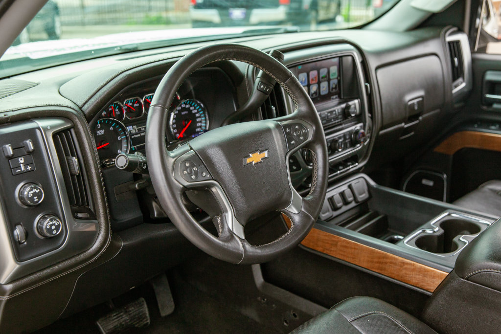Used 2017 Chevrolet Silverado 1500 LTZ w/ Sport Package AWD/4WD image 10