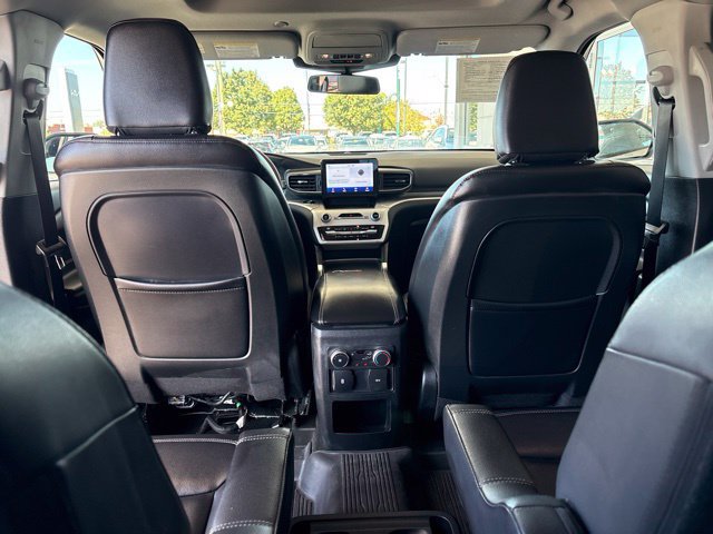 Used 2020 Ford Explorer XLT w/ Equipment Group 202A AWD/4WD image 32