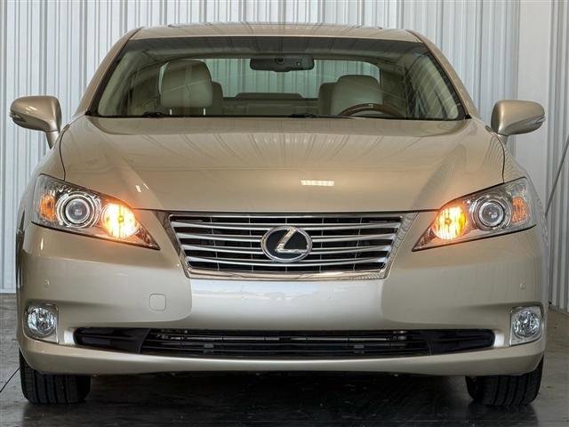 Used 2011 Lexus ES 350 w/ Luxury Pkg & Navigation FWD image 29