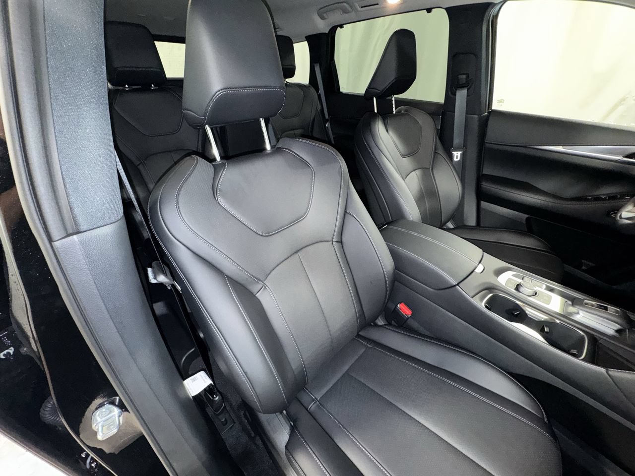 Certified 2026 INFINITI QX60 Luxe w/ Cargo Package AWD/4WD image 32