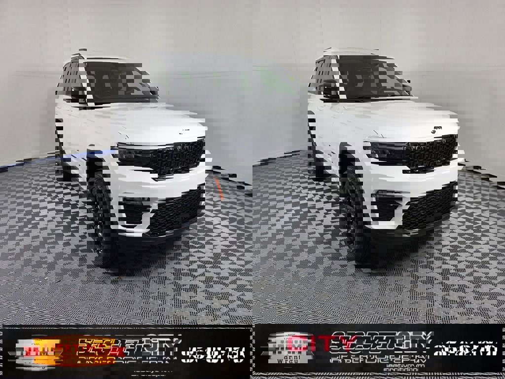 New 2025 Jeep Grand Cherokee Limited w/ Black Appearance Package image 1