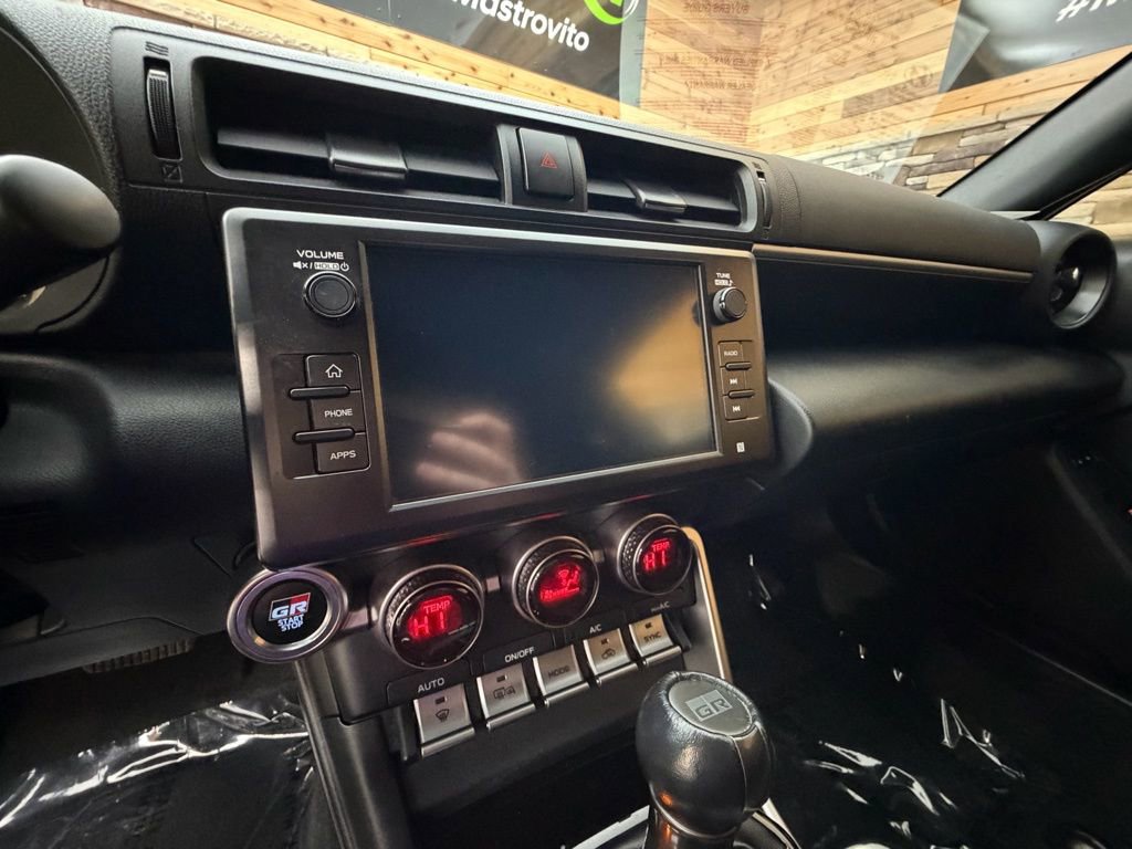 Used 2022 Toyota GR86 w/ ALL Weather Mat Package (TMS) image 17