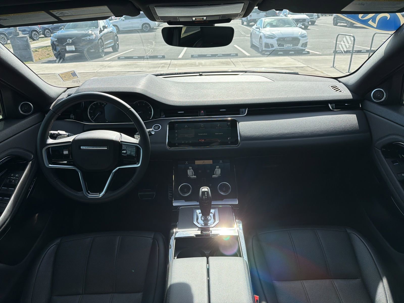 Used 2023 Land Rover Range Rover Evoque R-Dynamic SE image 16