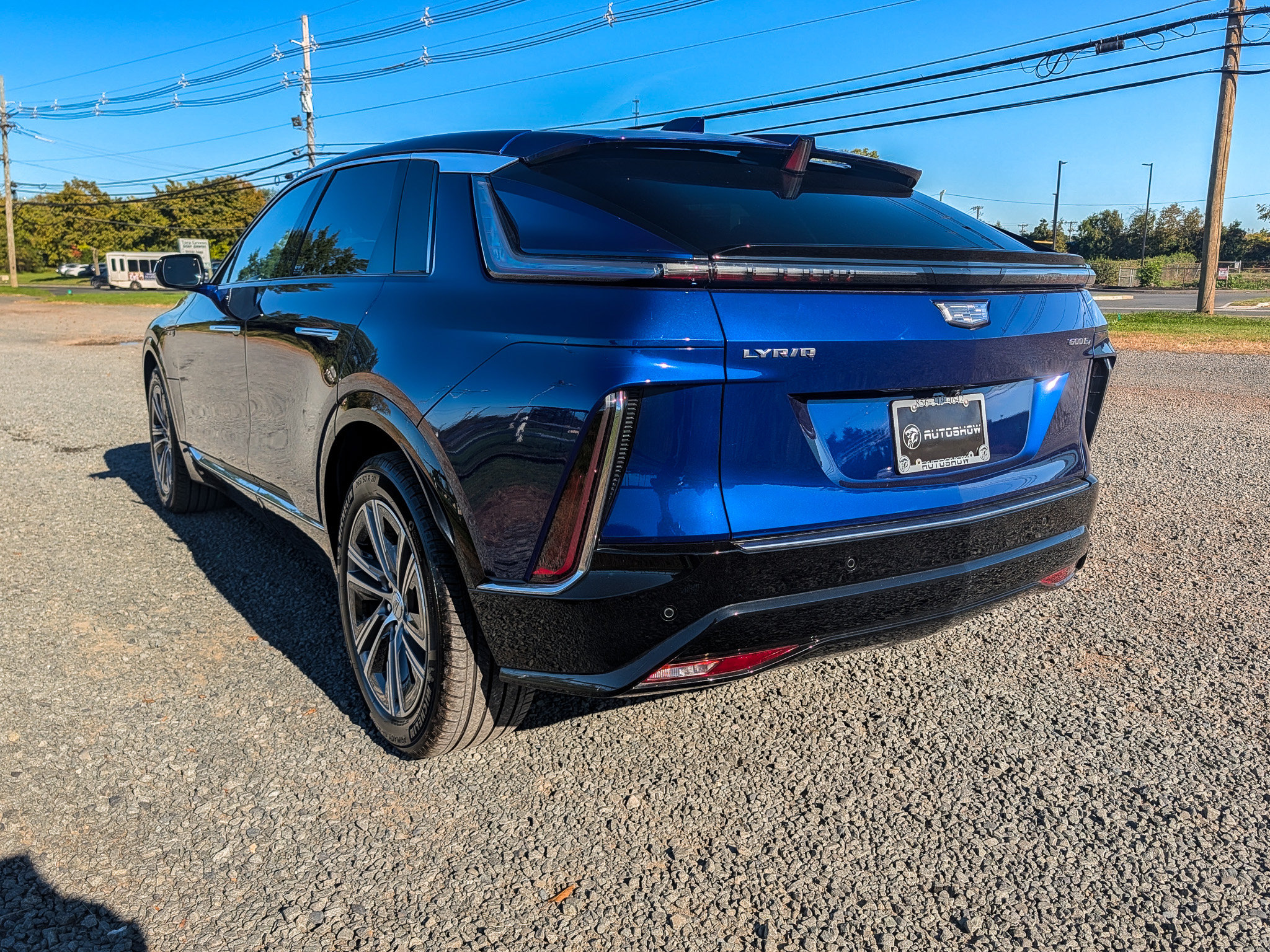 Used 2024 Cadillac Lyriq Luxury AWD/4WD image 8