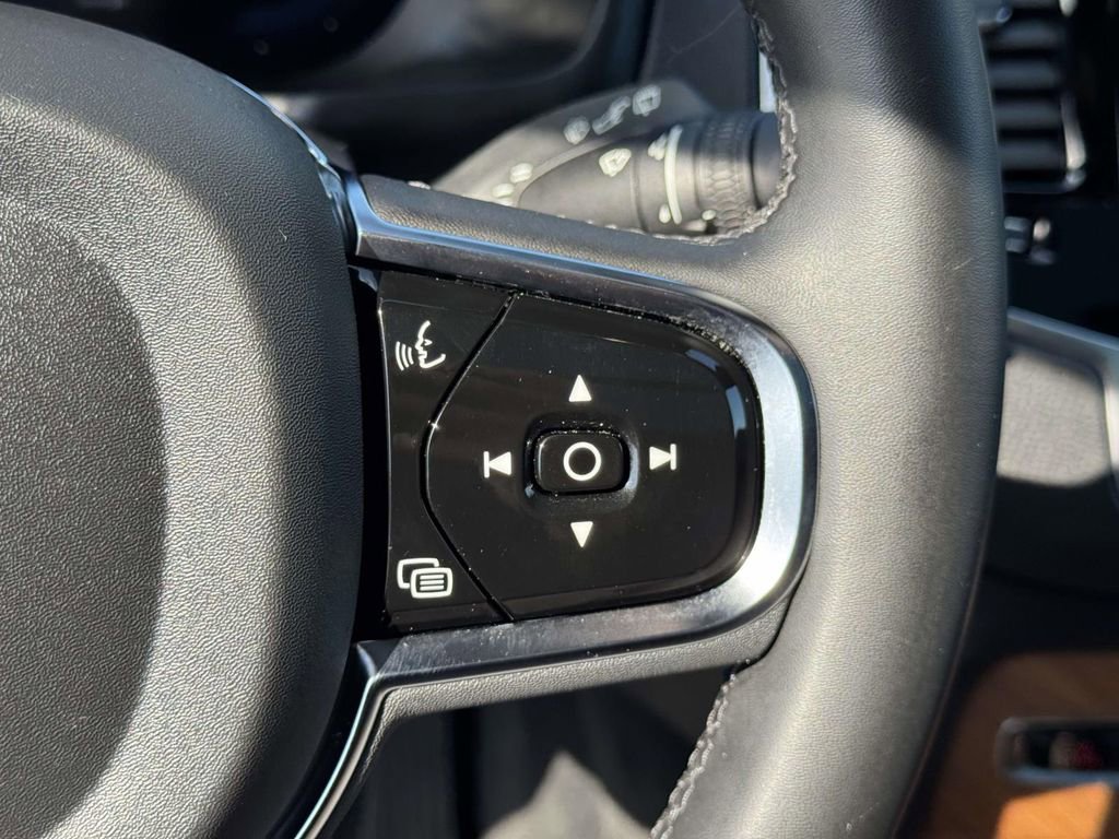 Certified 2024 Volvo XC90 T8 Plus w/ Protection Package Premier image 20