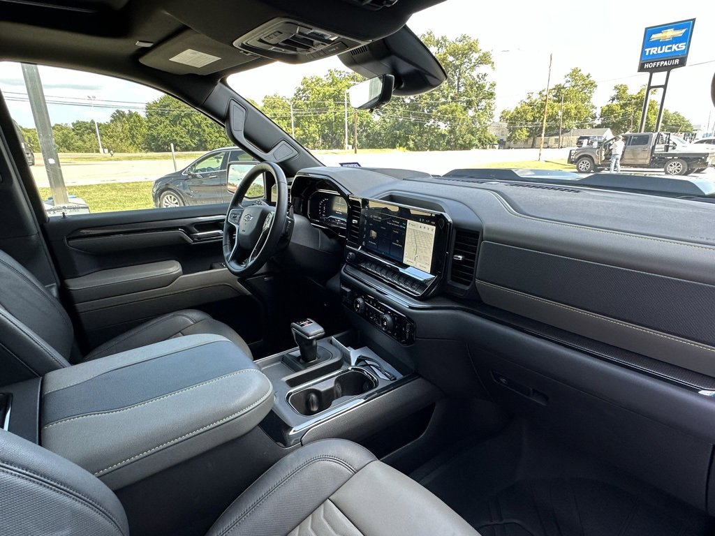 Used 2025 Chevrolet Silverado 1500 ZR2 w/ Technology Package image 11