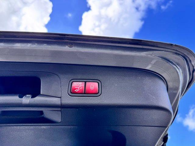 Used 2021 Mercedes-Benz GLS 450 4MATIC image 25