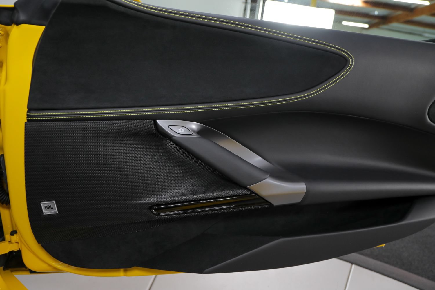 Used 2025 Ferrari SF90 Spider AWD/4WD image 42