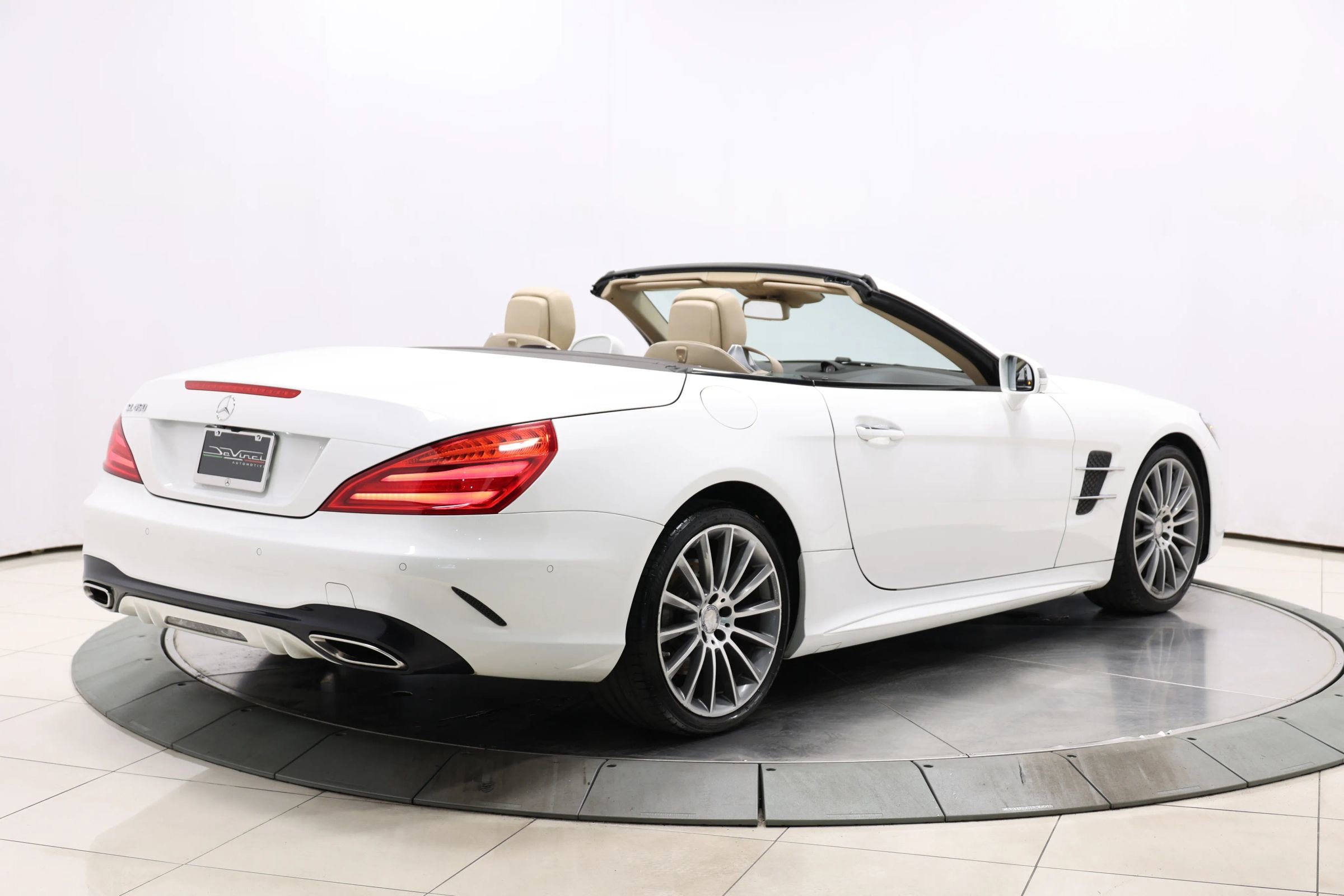 Used 2017 Mercedes-Benz SL 450 w/ Premium I Package image 4