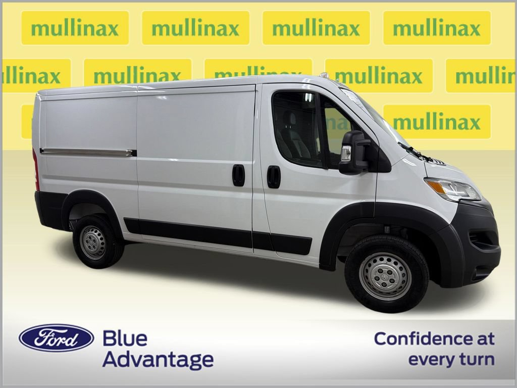 Used 2025 RAM ProMaster 2500 w/ Convenience Group FWD video 2