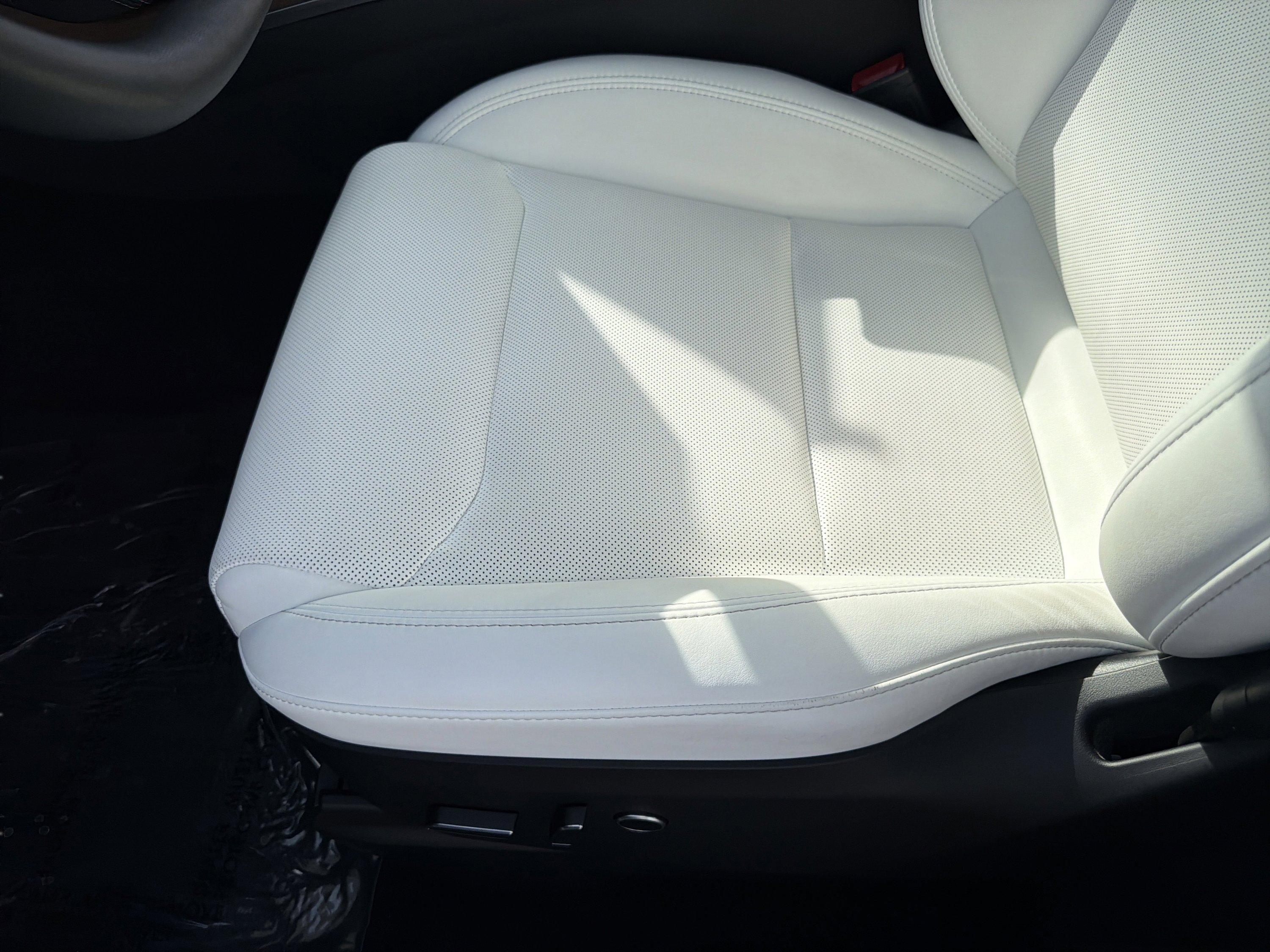 Used 2023 Tesla Model X AWD/4WD image 18