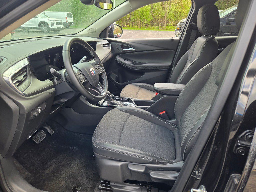 Used 2025 Buick Encore GX Preferred FWD image 21
