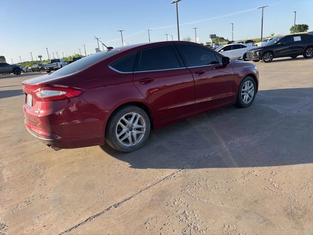 Used 2016 Ford Fusion SE FWD image 4
