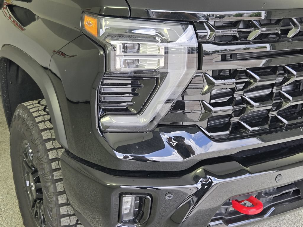 New 2026 Chevrolet Silverado 2500 ZR2 AWD/4WD image 9