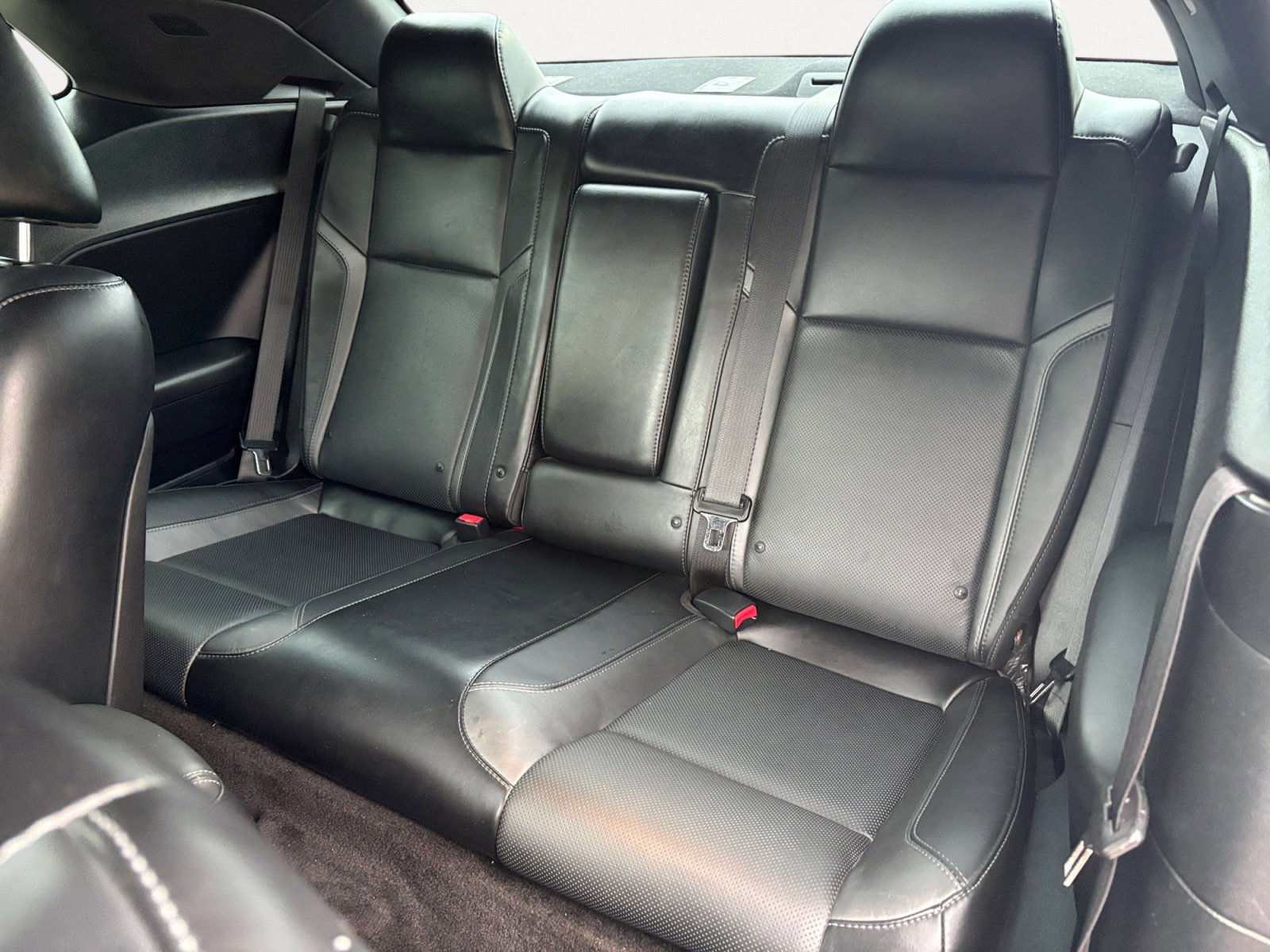 Used 2015 Dodge Challenger SXT Plus RWD image 22