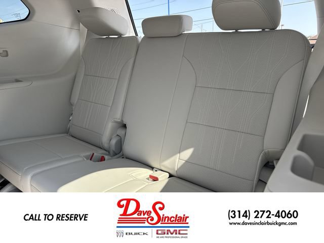 New 2026 Buick Enclave Avenir w/ Super Cruise Package FWD image 24