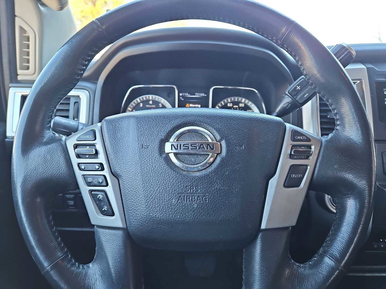 Used 2017 Nissan Titan SV image 21