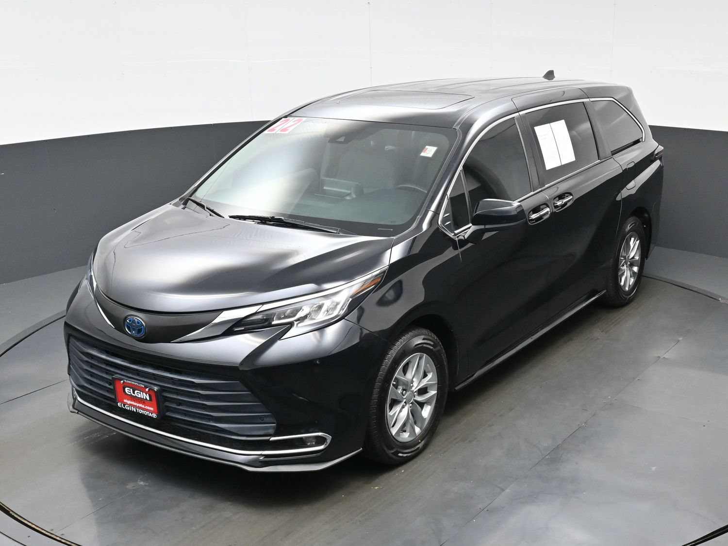 Used 2022 Toyota Sienna XLE FWD image 38