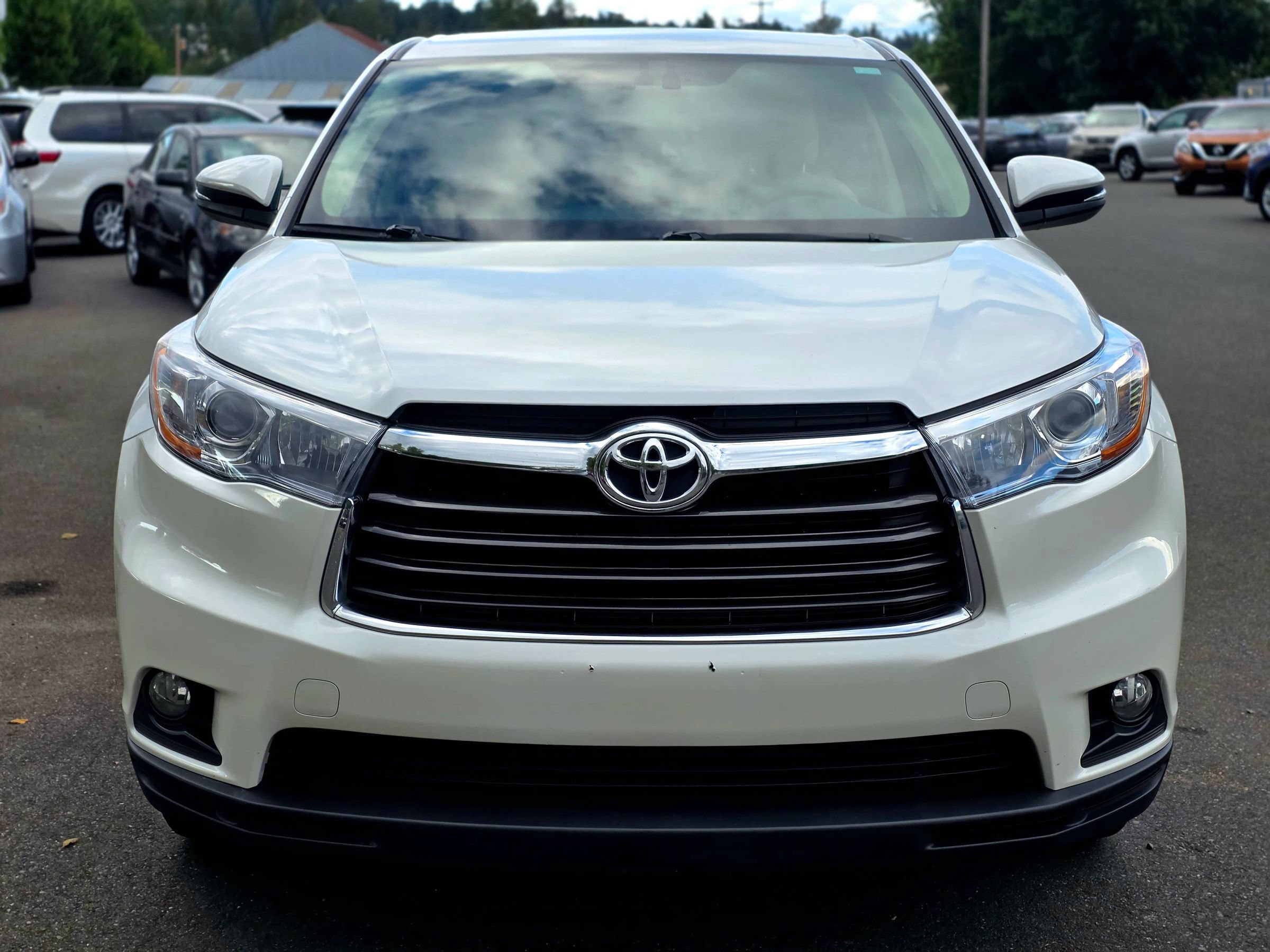 Used 2016 Toyota Highlander LE AWD/4WD image 2