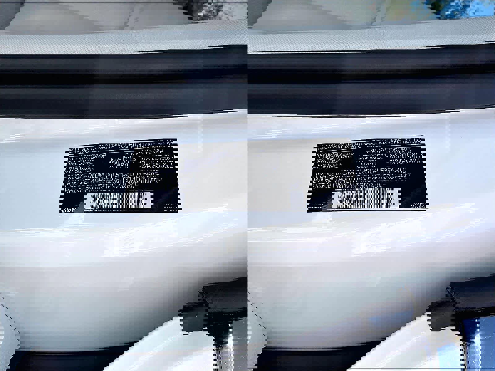 Used 2026 Volvo XC60 B5 Ultra w/ Climate Package image 34