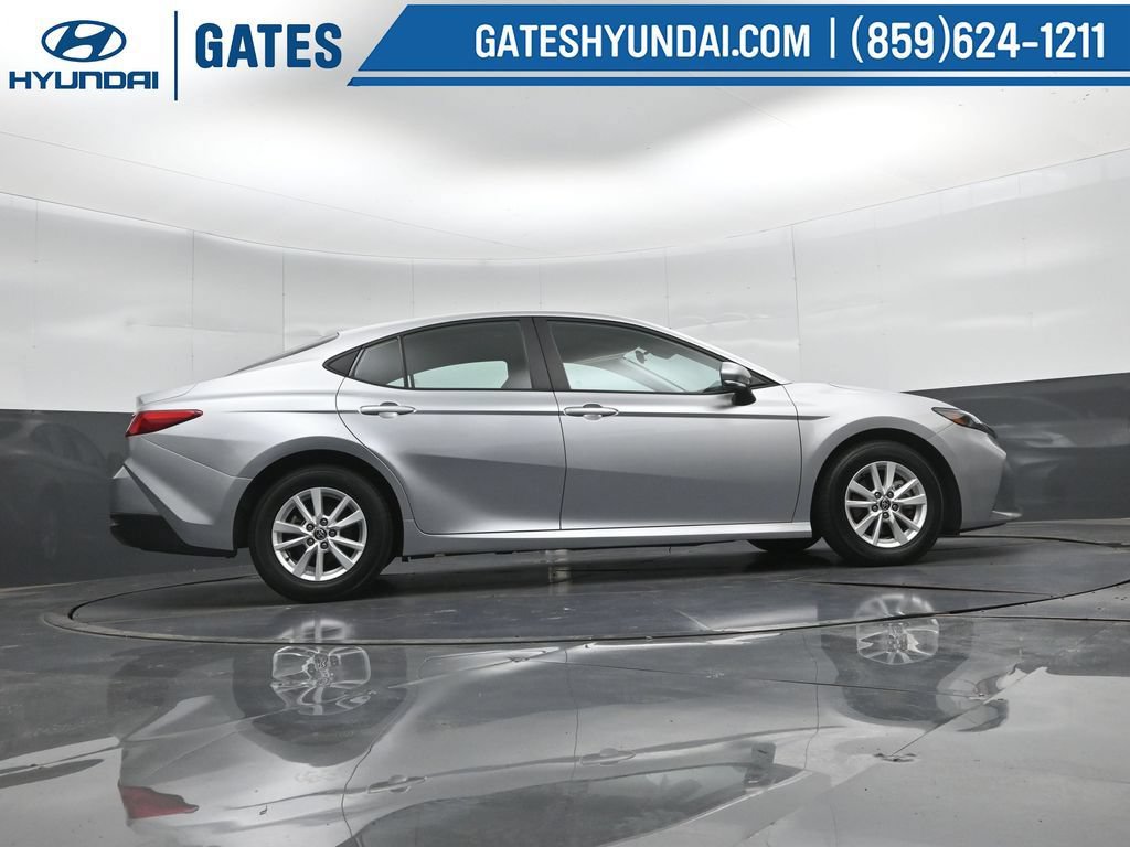 Used 2025 Toyota Camry LE FWD image 38