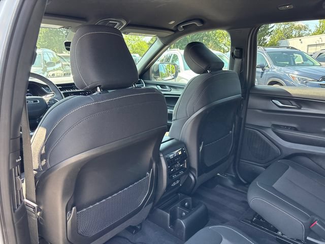 Used 2025 Jeep Grand Cherokee L Laredo w/ Luxury Tech Group I AWD/4WD image 10