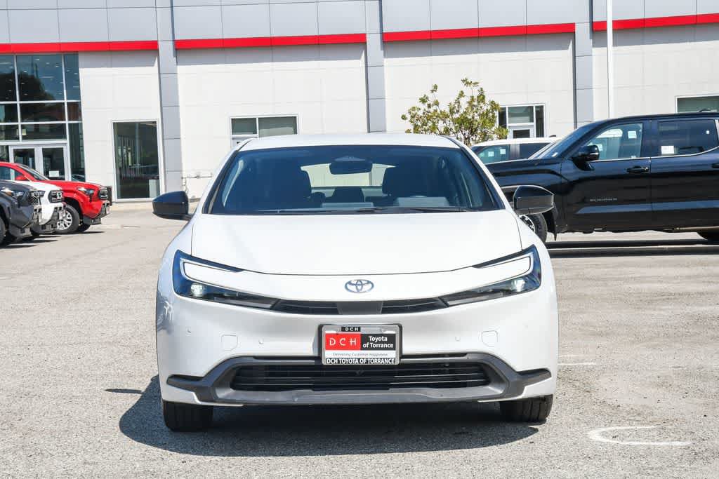 Used 2024 Toyota Prius LE FWD image 2