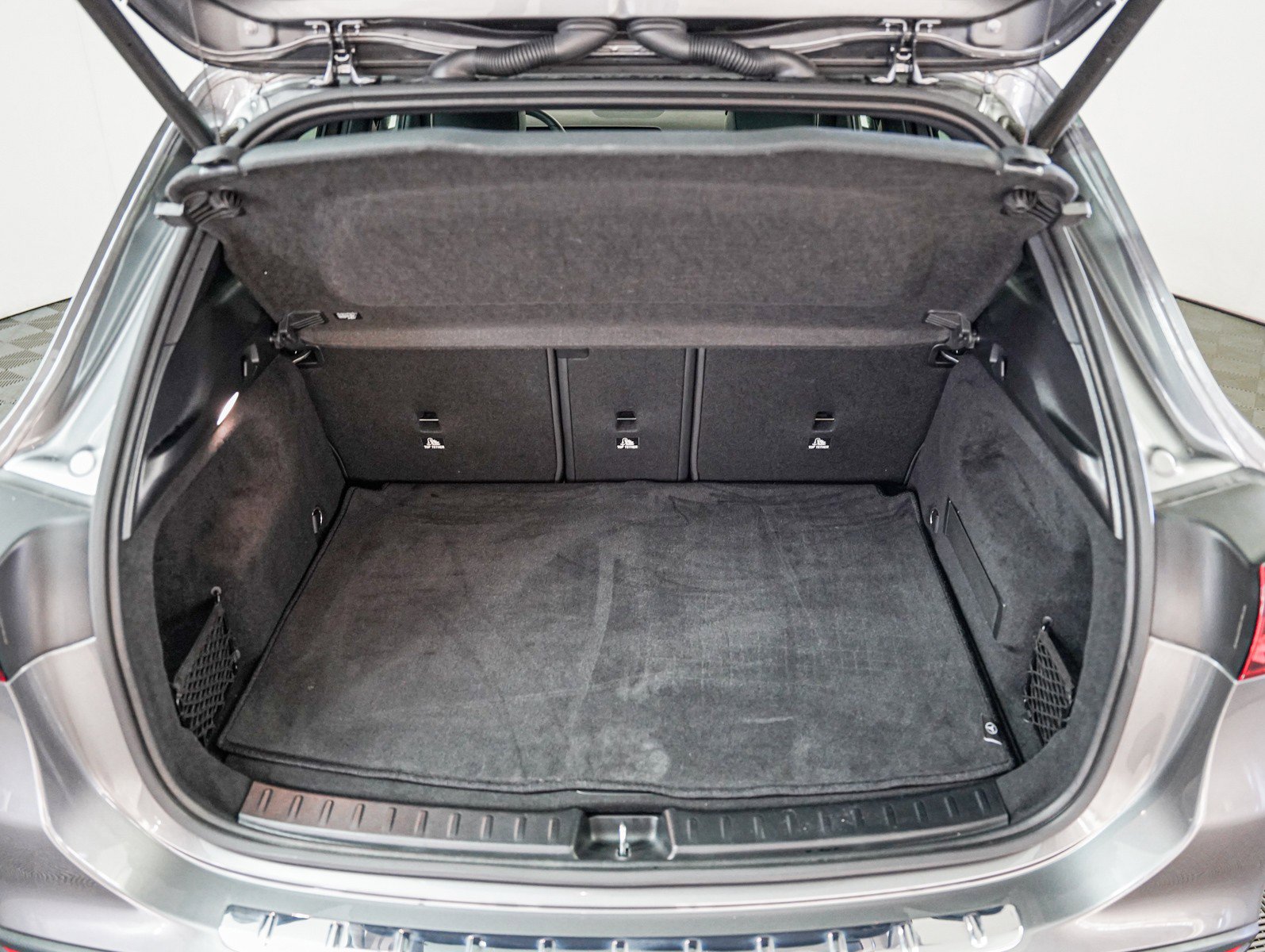 Certified 2024 Mercedes-Benz GLA 250 w/ Exclusive Package image 8