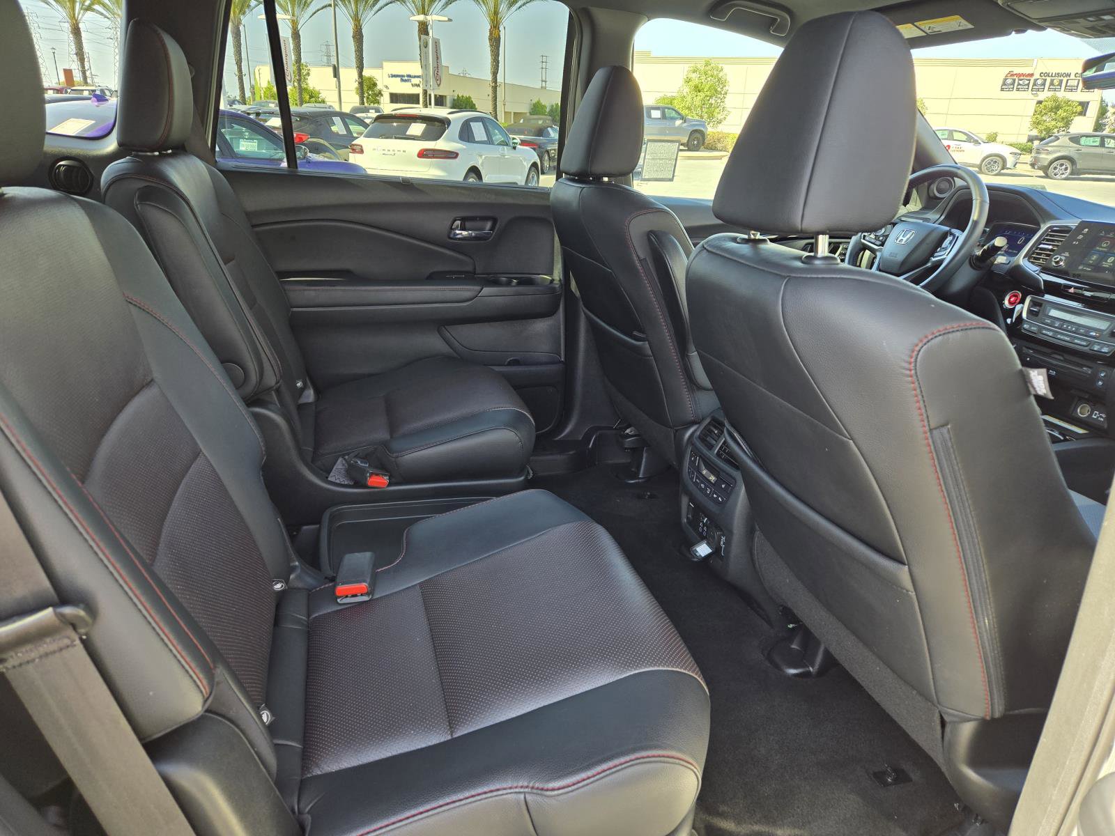 Used 2022 Honda Pilot Black Edition image 30