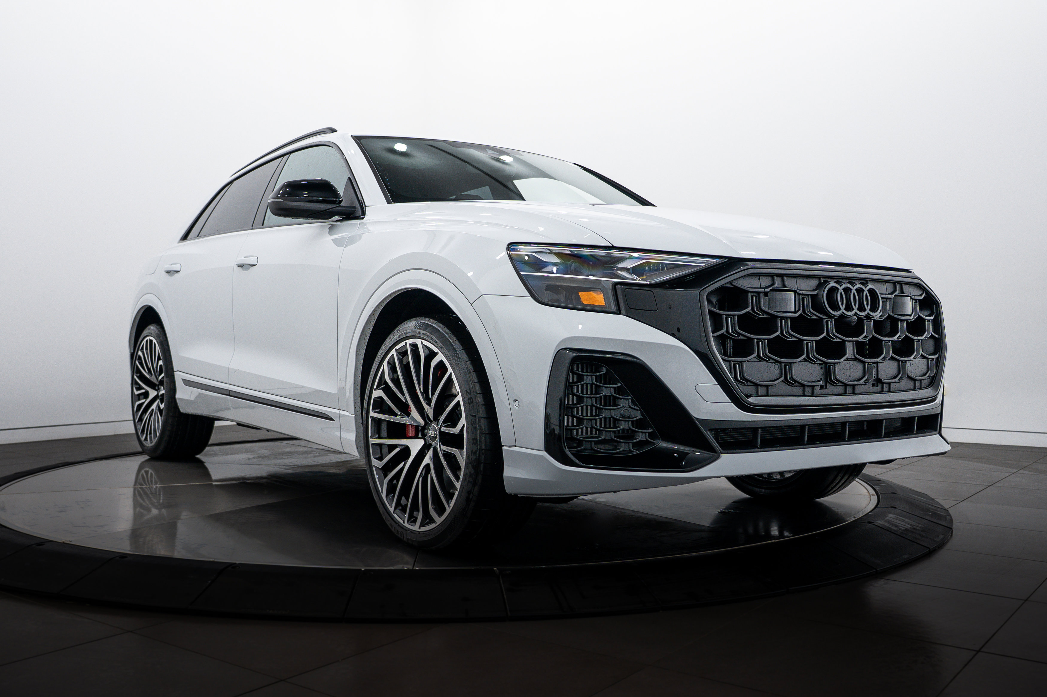 New 2026 Audi SQ8 Prestige image 1