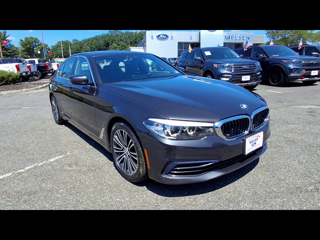 Used 2019 BMW 530e xDrive w/ Convenience Package AWD/4WD image 2