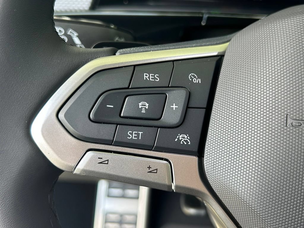 New 2026 Volkswagen Atlas Cross Sport SEL R-Line AWD/4WD image 19