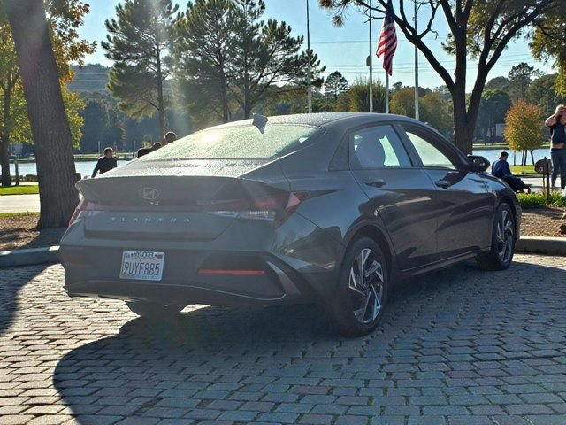 Certified 2025 Hyundai Elantra Sport image 4