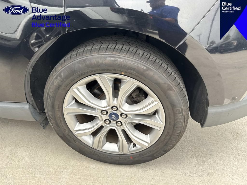 Used 2019 Ford Edge Titanium w/ Equipment Group 301A AWD/4WD image 14