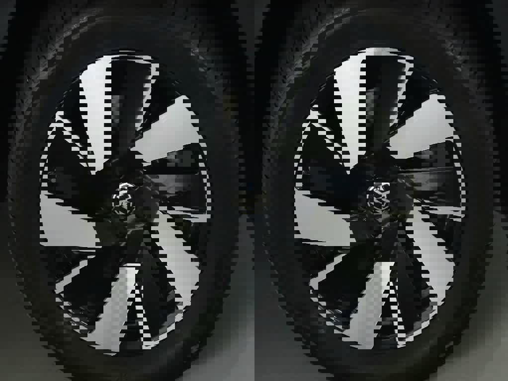 Used 2024 Volkswagen Atlas Cross Sport SE image 10